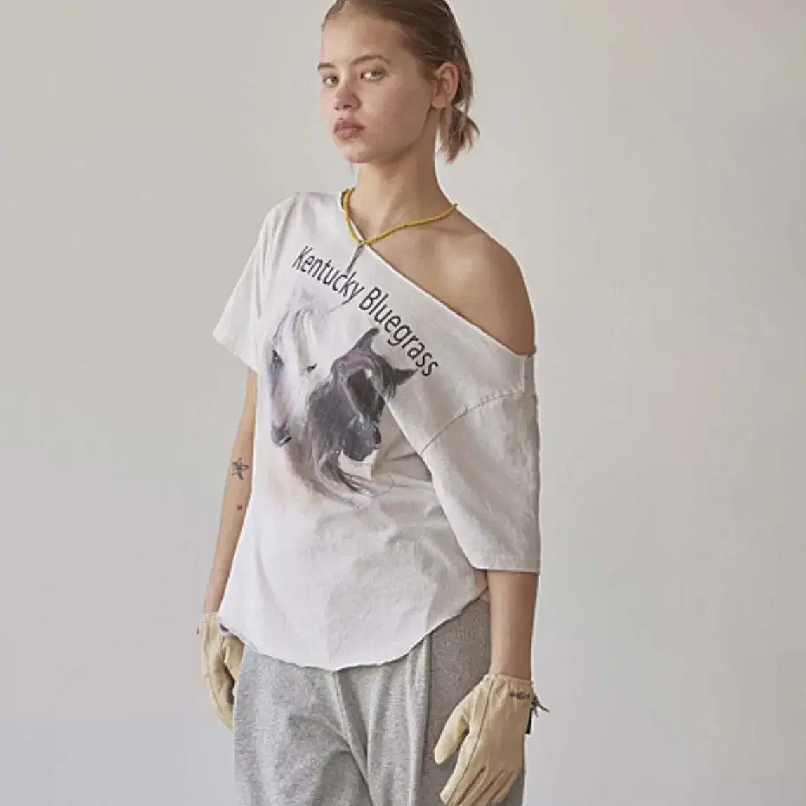 SCULPTOR | 스컬프터 Sculptor Sheriff Cut Out Tee Dirty White