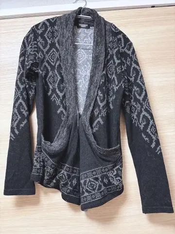 토네이도 마트 가디건