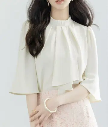 5부 기장 슬리브 스탠드 카라 블라우스
