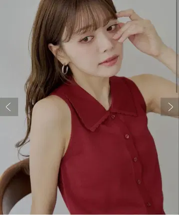 배색 스캘럽 슬리브리스 니트