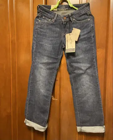 미사용 Levi's Slight Curve 스트레이트 W23 58cm