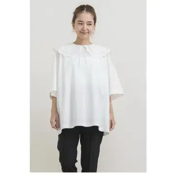[새상품급] yori 스캘럽 칼라 티셔츠 화이트