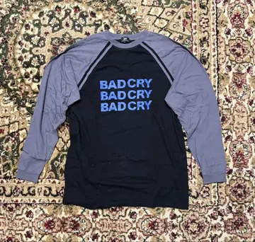 NEE BAD CRY 래글런 T셔츠 L사이즈
