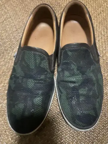 JIMMY CHOO 카모플라쥬 슬립온