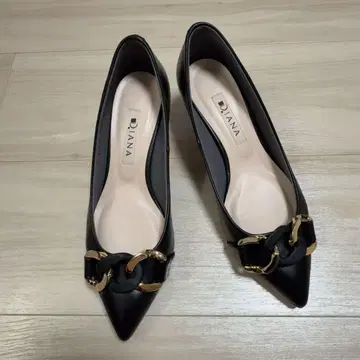 DIANA 블랙 스틸레토 펌프스