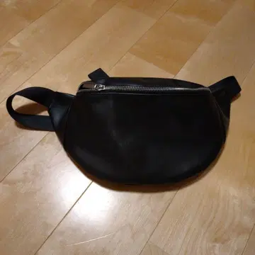 [ AZULU by moussy ] 블랙 바디백