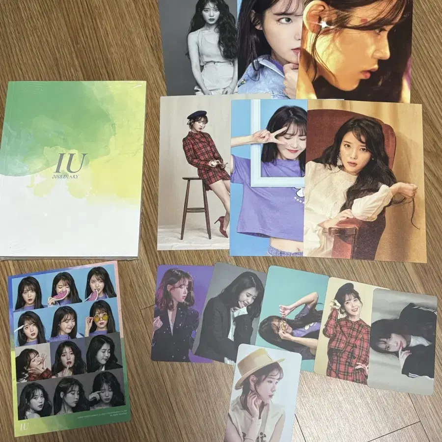 IU 2018年カレンダー シーグリ ダイアリー ポストカード トレカ アイユ IU | 아이유 Iu 2018 (Full Set) Season's Greetings Calendar