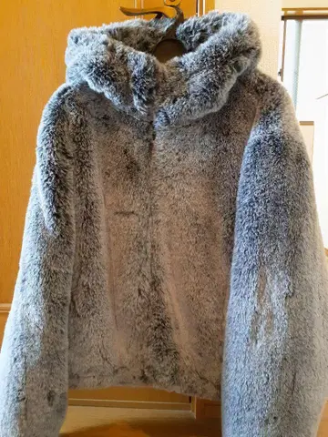 ZARA 후드 부착 보아 자켓 인조 모피 그레이 후드티