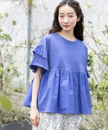 미사용 새상품 니코앤드 프릴 절개 페플럼 T셔츠 라벤더