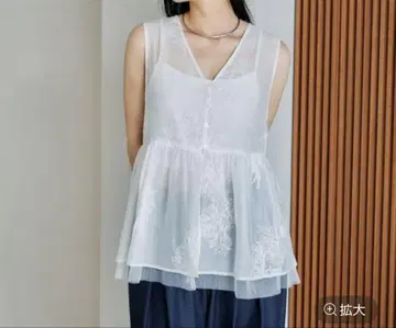 화이트 슬리브리스 상의 FREE SIZE