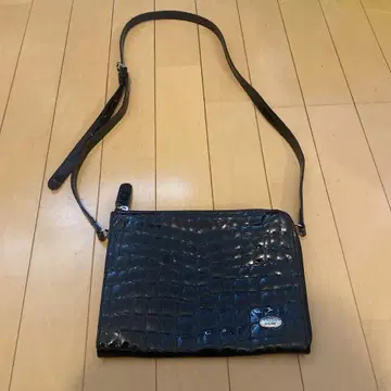 COCCO FIORE 크로코풍 숄더백 스펠피노 L자 개폐