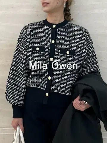 [새상품급] Mila Owen 금장 버튼 크루넥 니트 가디건