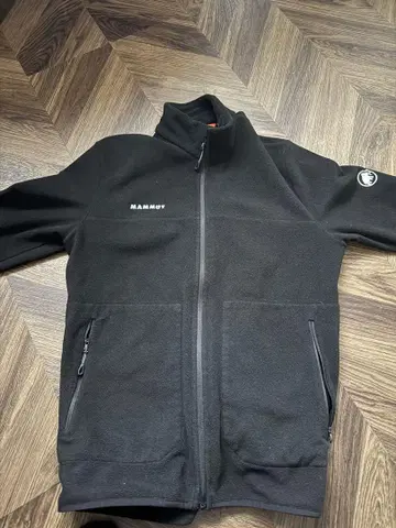 MAMMUT 블랙 플리스 자켓
