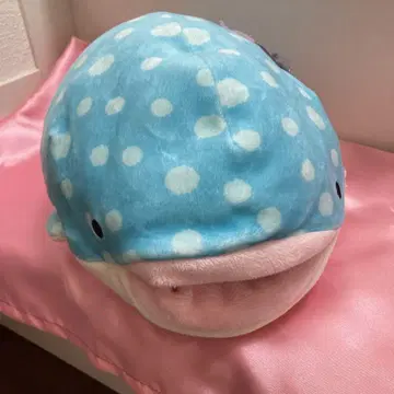 스카이블루 물방울 무늬 고래 봉제 인형