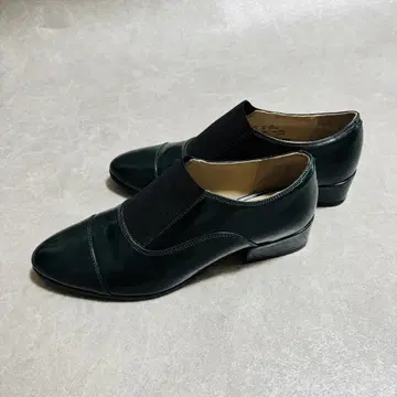 Clarks 다크 그린 가죽 신발