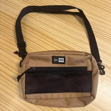 NEW ERA 숄더백