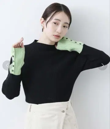 리브 보틀넥 소매 바이컬러 니트 택 포함 새상품