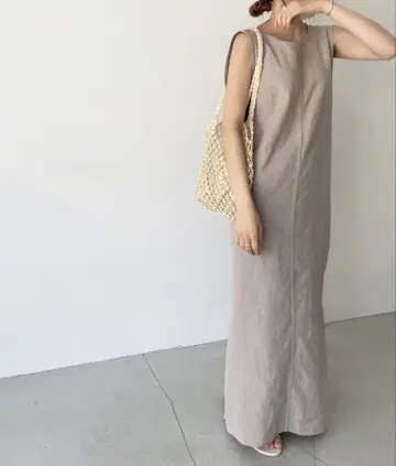베이지 민소매 롱 원피스