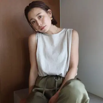 CREDONA 크레도나 린넨 혼방 슬리브리스 블라우스 시착만 한 상품!