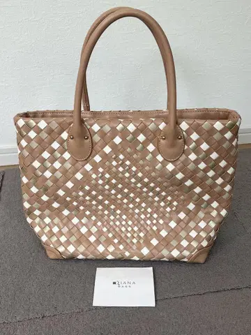 다이애나 뜨개질 토트백 베이지 계열