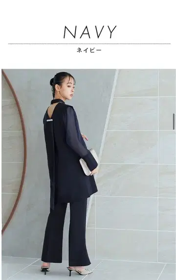 백 펄 디자인 상의 x 플레어 슬릿 팬츠 셋업