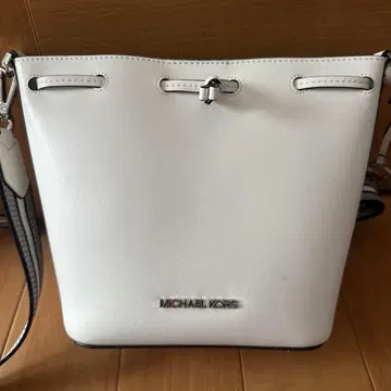 MICHAEL KORS 화이트 숄더백