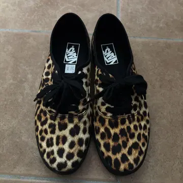 VANS 레오파드 무늬 스니커즈