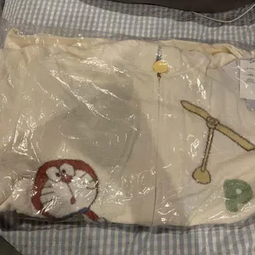 GELATO PIQUE와 도라에몽 콜라보 후드 부착