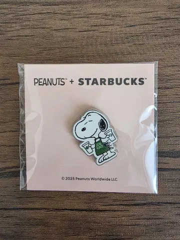 스타벅스 스누피 peanuts 핀 배지 핑크 2025