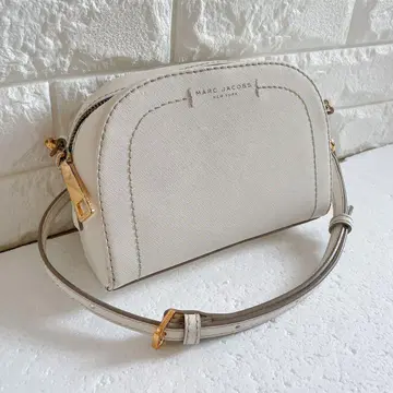 인기 MARC JACOBS 하프문 숄더백 크로스백 화이트