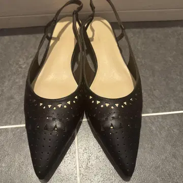 오데뜨 앤 오딜 백 벨트 펌프스 25cm
