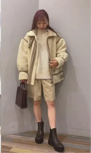 크림색 보아 더플 코트 보아 자켓