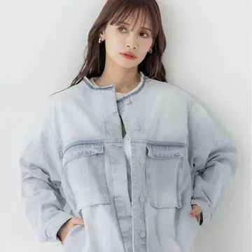 COCA 라이트 블루 데님 재킷