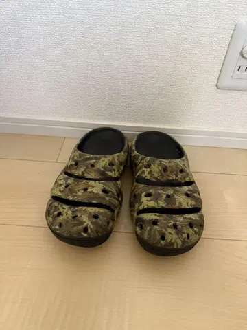 KEEN 카모플라쥬 클로그 샌들