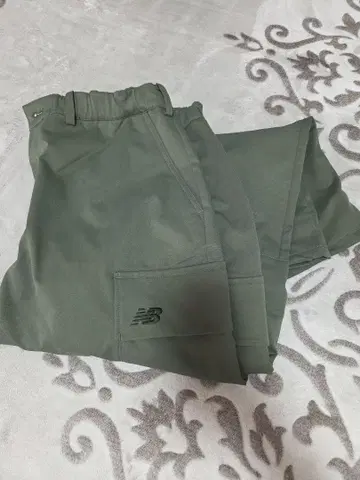 New Balance 카고 팬츠 올리브 그린