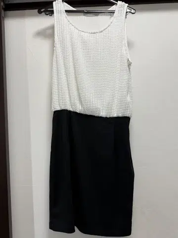 moussy 슬리브리스 무릎 기장 원피스