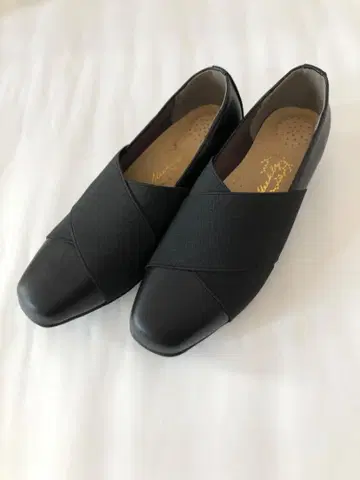 블랙 크로스 스트랩 웨지힐 펌프스 23cm