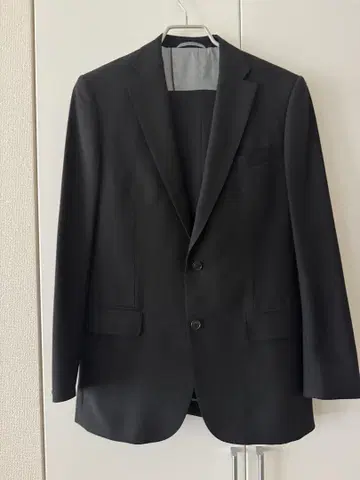 THE SUIT COMPANY 블랙 슈트 2버튼
