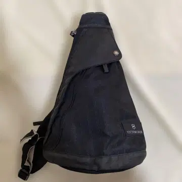 VICTORINOX 블랙 바디백