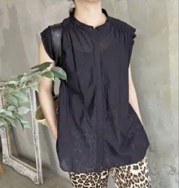 Spick&Span 셔링 슬리브리스 블라우스 블랙