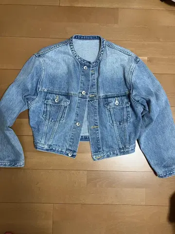라이트 블루 데님 크롭 자켓