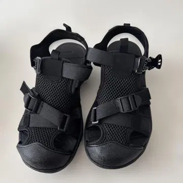 블랙 스포츠 샌들 메쉬