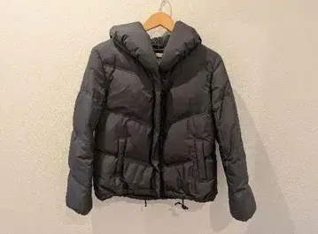 다크 그레이 볼륨 칼라 다운 자켓