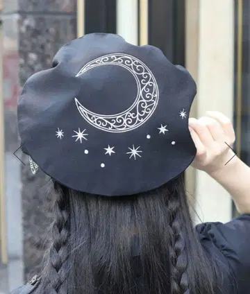 axes femme 별 모티브 자수 베레
