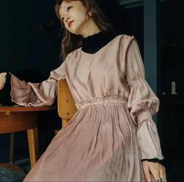 ELLA CANTARIA 에야칸타리아 핑크 플레어 슬리브 원피스