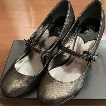 ANNA SUI 펌프스