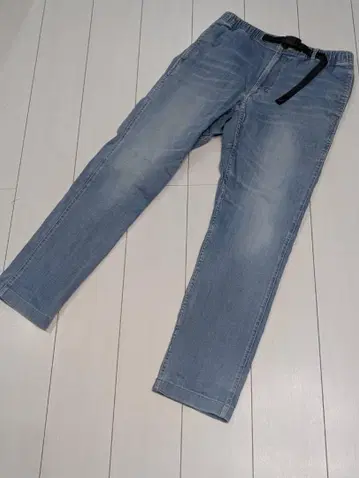 그라미치 블루 데님 팬츠 사이즈 L 내로우