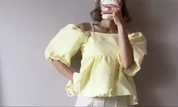 하다메구 님 착용 후크레 자카드 오프숄더 블라우스