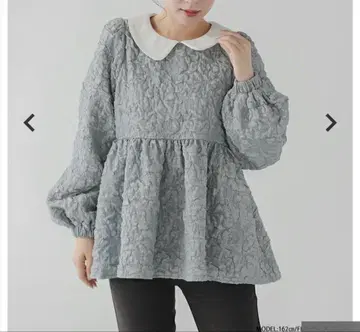 Fitmore 둥근 카라 자카드 페플럼 상의