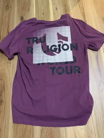 TRUE RELIGION 퍼플 티셔츠 WORLD TOUR